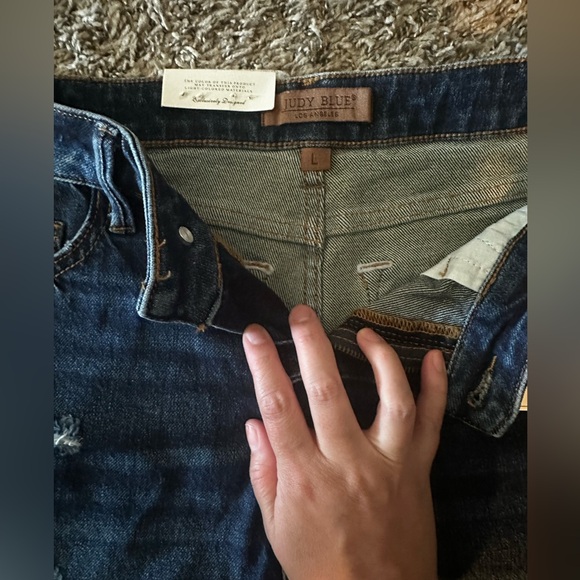 Judy Blue High Waist Rigid Magic Fray Hem Shorts - Picture 3 of 3